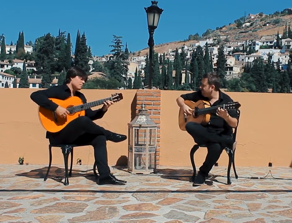 Dúo de guitarra  con bailarina